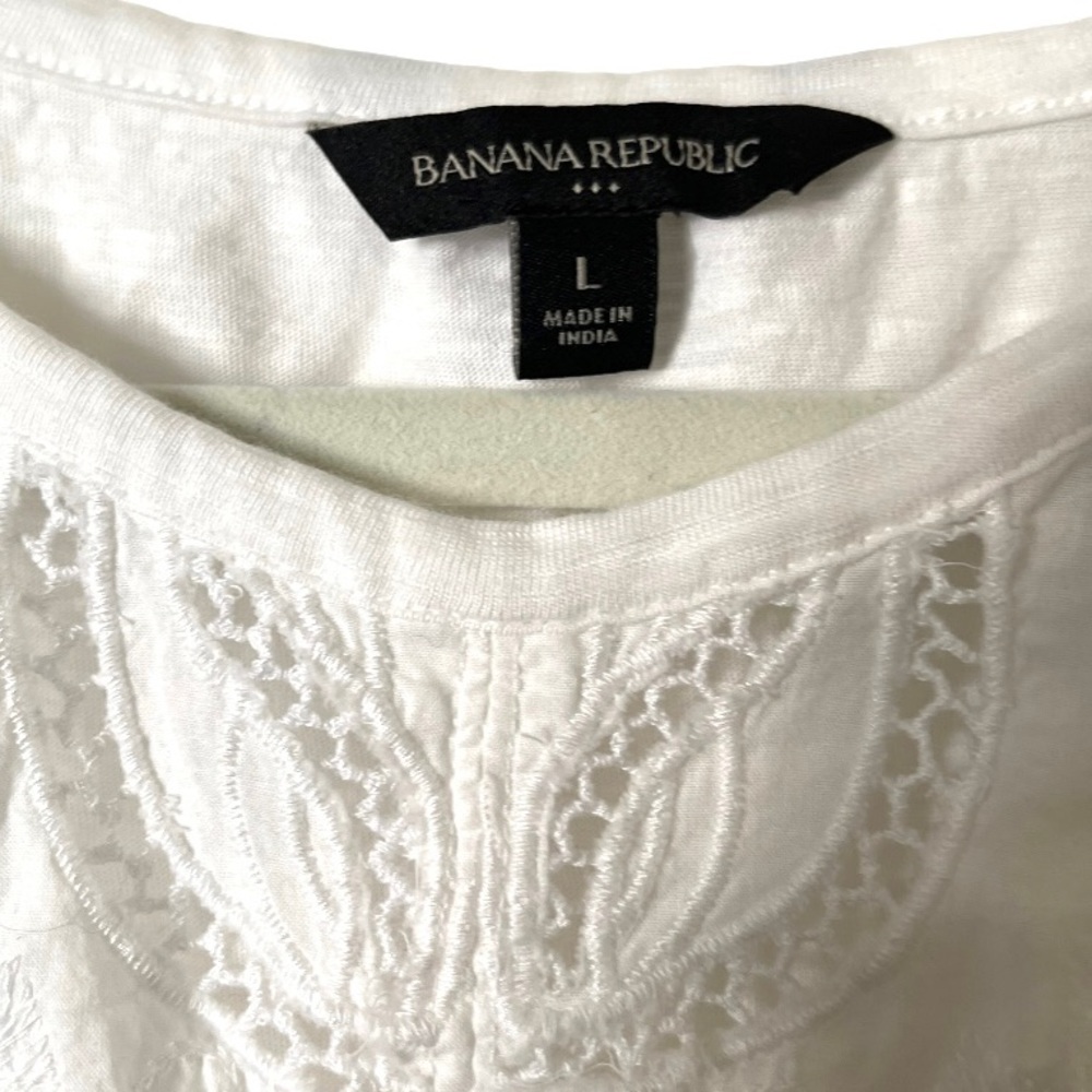 Banana Republic‎ White Cotton Sleeveless Top with Lace Embroidery - Picture 2 of 5